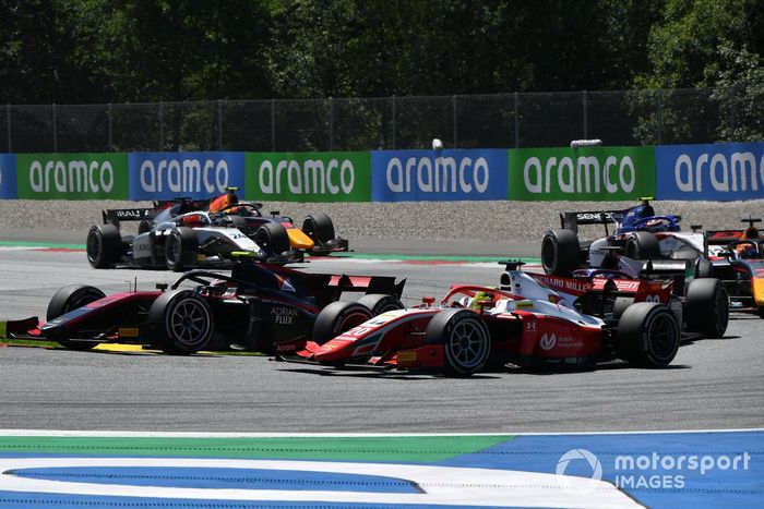 Callum Ilott, UNI-Virtuosi, Mick Schumacher, Prema Racing, y Yuki Tsunoda, Carlin