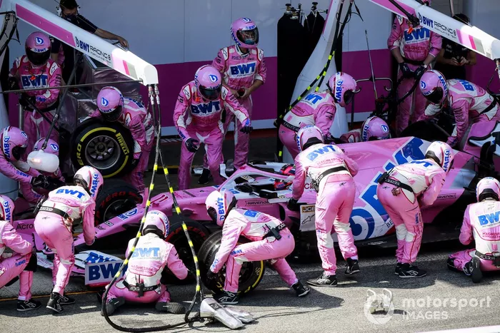 Sergio Perez, Racing Point RP20, pit stop