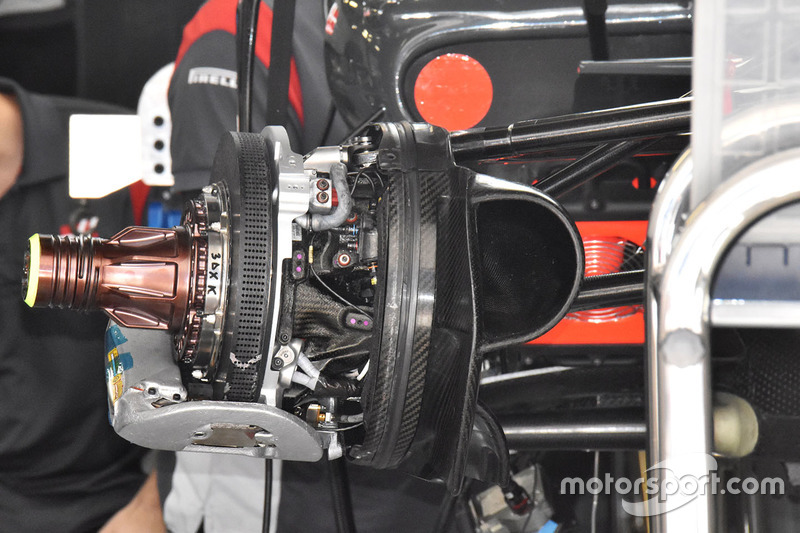 Диск передніх гальм Haas F1 Team VF-17