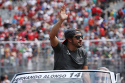 Fernando Alonso, McLaren, lors de la parade des pilotes