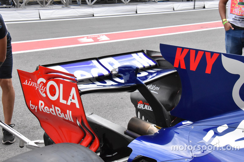 Aileron arrière de la Scuderia Toro Rosso STR12