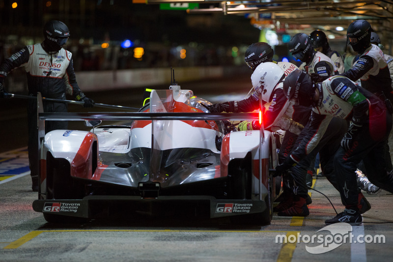 #8 Toyota Gazoo Racing Toyota TS050 Hybrid: Anthony Davidson, Sébastien Buemi, Kazuki Nakajima