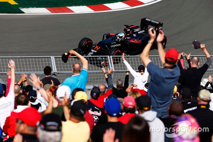 Foi o suficiente, entretanto, para colocar o espanhol na décima posição, enquanto o britânico larga em 12º.