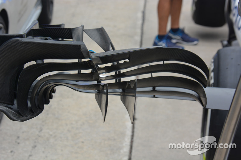 Williams FW38: Frontflügel