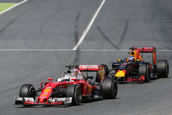 Себастьян Феттель, Scuderia Ferrari та Даніель Ріккардо, Red Bull Racing