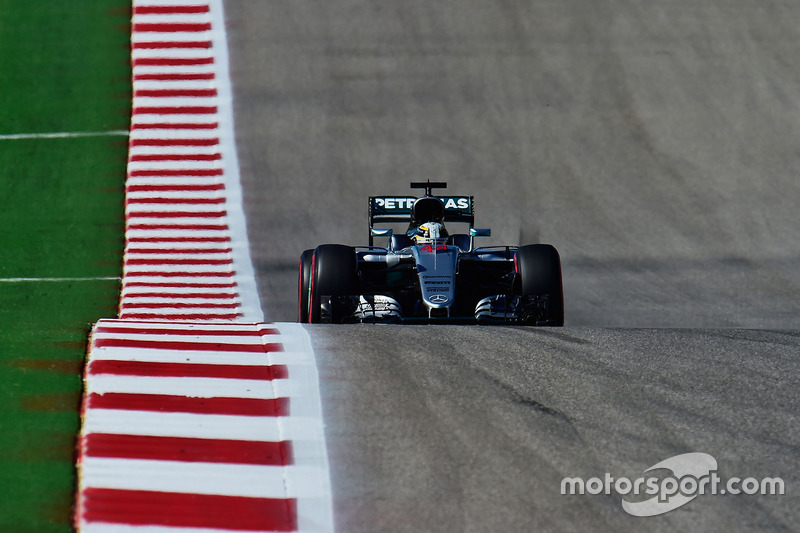 1. Lewis Hamilton, Mercedes AMG F1 W07 Hybrid