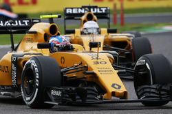 Jolyon Palmer, Renault Sport F1 Team RS16 y Kevin Magnussen, Renault Sport F1 Team RS16