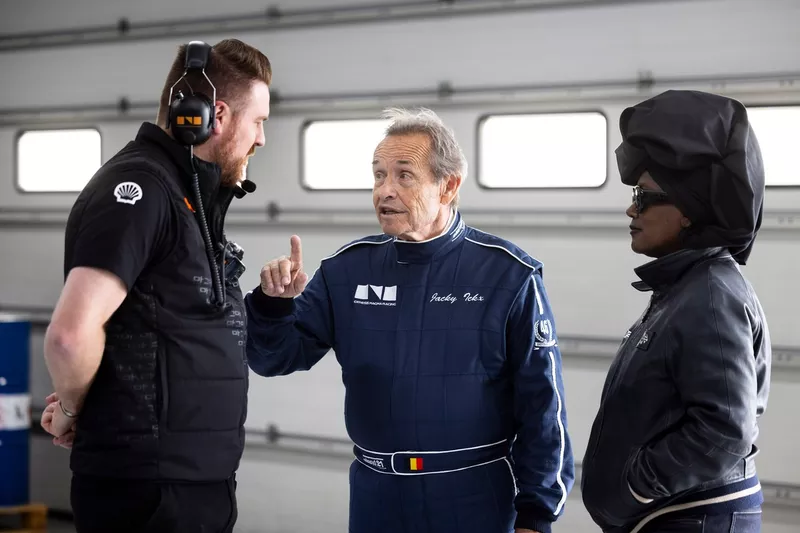Jacky Ickx, Genesis Magma Racing Genesis