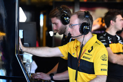 Renault Sport F1 Team garage