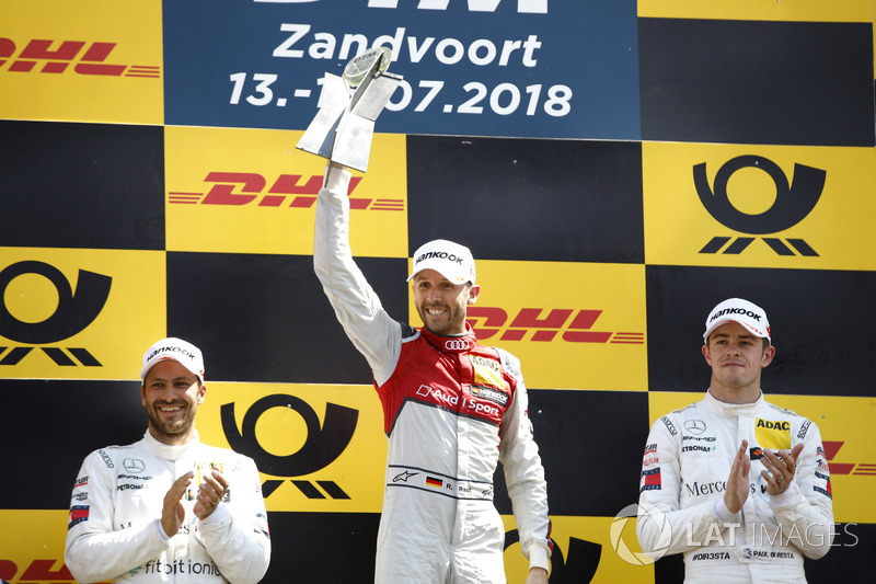 Подіум: Рене Раст, Audi Sport Team Rosberg, друге місце Гері Паффетт, Mercedes-AMG Team HWA, третє місце Пол ді Реста, Mercedes-AMG Team HWA