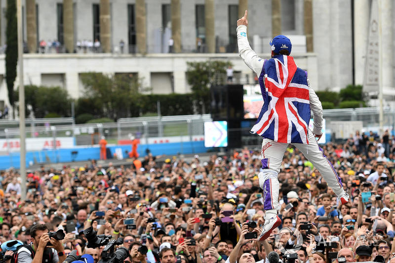 Ganador de la carrera Sam Bird, DS Virgin Racing