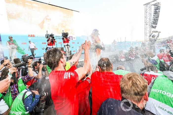 Podio: segundo lugar Lucas di Grassi, Audi Sport ABT Schaeffler, ganador de la carrera Daniel Abt, Audi Sport ABT Schaeffler, tercer lugar Jean-Eric Vergne, Techeetah