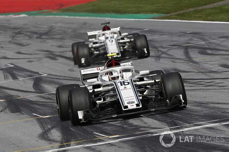 <img src="https://cdn-1.motorsport.com/static/custom/car-thumbs/F1_2018/CARS/sauber.png" alt="" width="250" /> Sauber