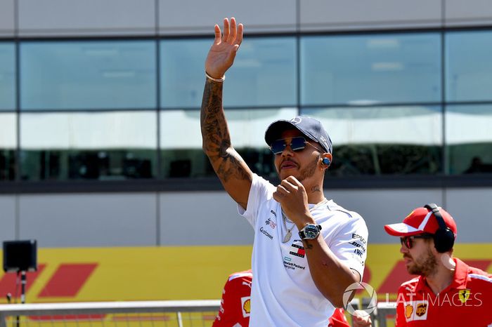 Lewis Hamilton, Mercedes-AMG F1, en el desfile de pilotos