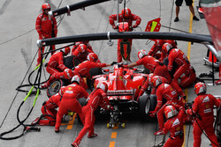 Sebastian Vettel, Ferrari SF70H pit stop