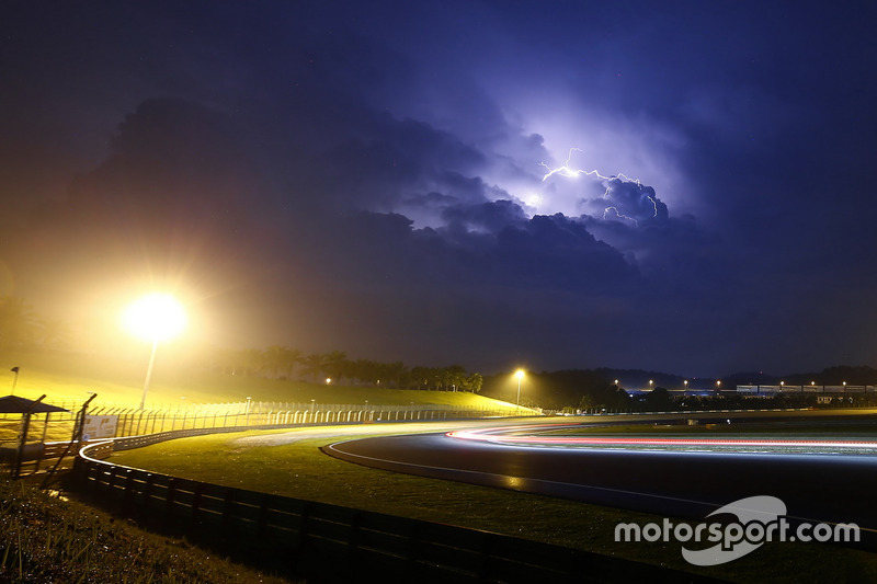 12h Sepang Atmosphere