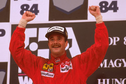 Podium: racewinnaar Nigel Mansell, Ferrari