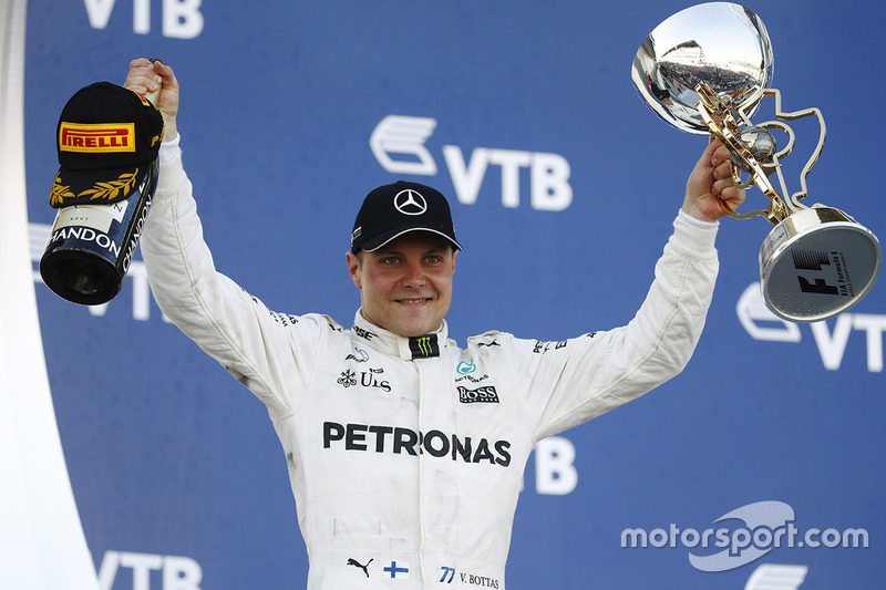 Подиум: победитель Валттери Боттас, Mercedes AMG F1