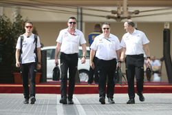 Stoffel Vandoorne, Eric Boullier, Zak Brown et Jonathan Neale, McLaren