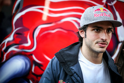 Carlos Sainz Jr., Scuderia Toro Rosso con i giornalisti