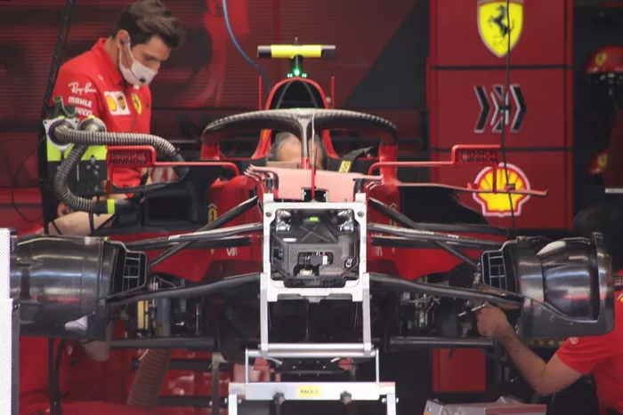 Detalle frontal del Ferrari SF21