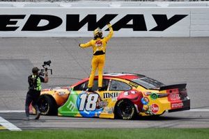 Race winner Kyle Busch, Joe Gibbs Racing, Toyota Camry