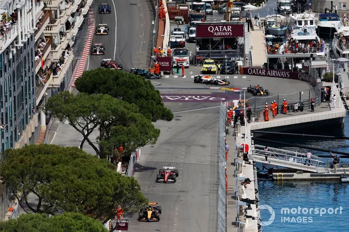 Charles Leclerc, Ferrari, Lando Norris, McLaren, Oscar Piastri