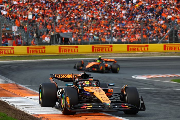 Lando Norris, McLaren, Oscar Piastri