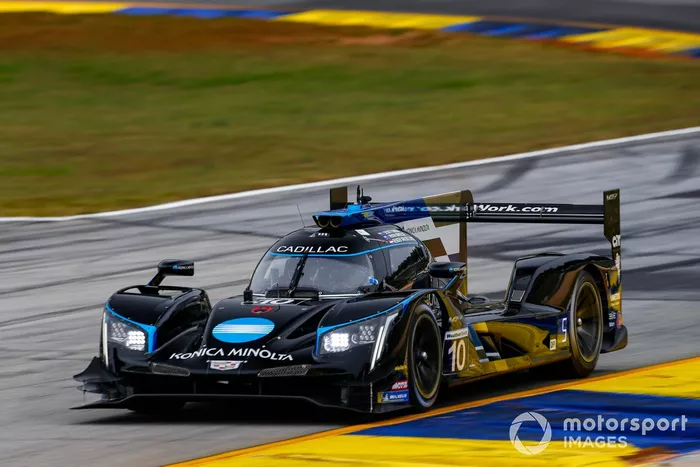 #10 Konica Minolta Cadillac DPi-V.R. Cadillac DPi, DPi: Renger Van Der Zande, Ryan Briscoe, Scott Dixon