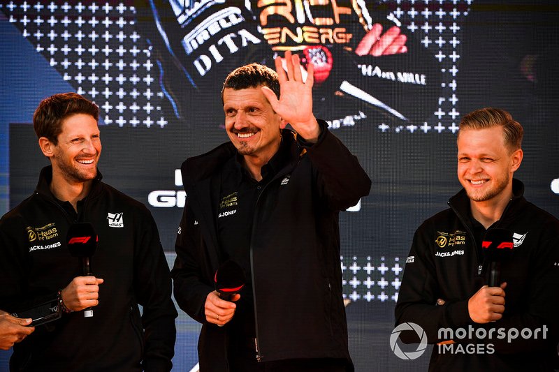 Romain Grosjean, Haas F1 Team, Guenther Steiner, Team Principal, Haas F1 and Kevin Magnussen, Haas F1 Team at the Federation Square event