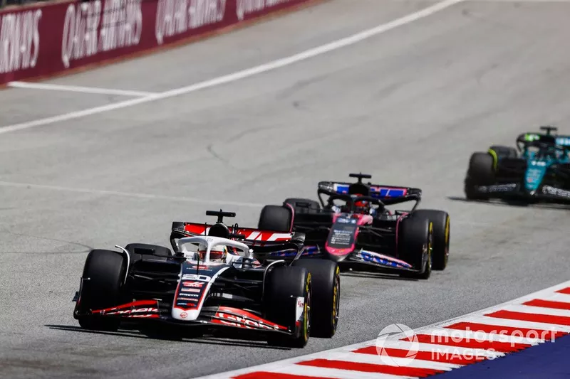 Kevin Magnussen, Haas VF-24, Esteban Ocon, Alpine A524, Lance Stroll, Aston Martin AMR24