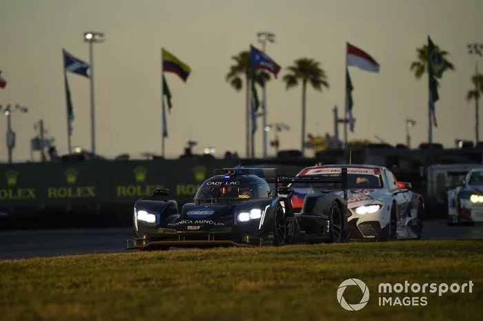 #10 Konica Minolta Cadillac DPi-V.R. Cadillac DPi, DPi: Renger Van Der Zande, Ryan Briscoe, Scott Dixon, Kamui Kobayashi