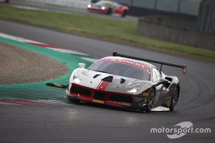 #5 Ferrari 488 Challenge, Octane 126: Fabienne Wohlwend