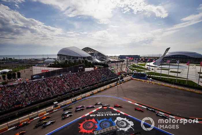 Valtteri Bottas, Mercedes AMG F1 W09, Lewis Hamilton, Mercedes AMG F1 W09, Sebastian Vettel, Ferrari SF71H, Kimi Raikkonen, Ferrari SF71H, Charles Leclerc, Sauber C37, Kevin Magnussen, Haas F1 Team VF-18, Esteban Ocon, Racing Point Force India VJM11