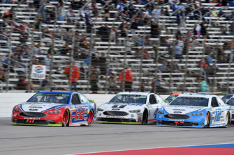 Joey Logano, Team Penske, Ford Fusion AAA Insurance, Kevin Harvick, Stewart-Haas Racing, Ford Fusion Mobil 1, Ryan Blaney, Team Penske, Ford Fusion Accella/Carlisle