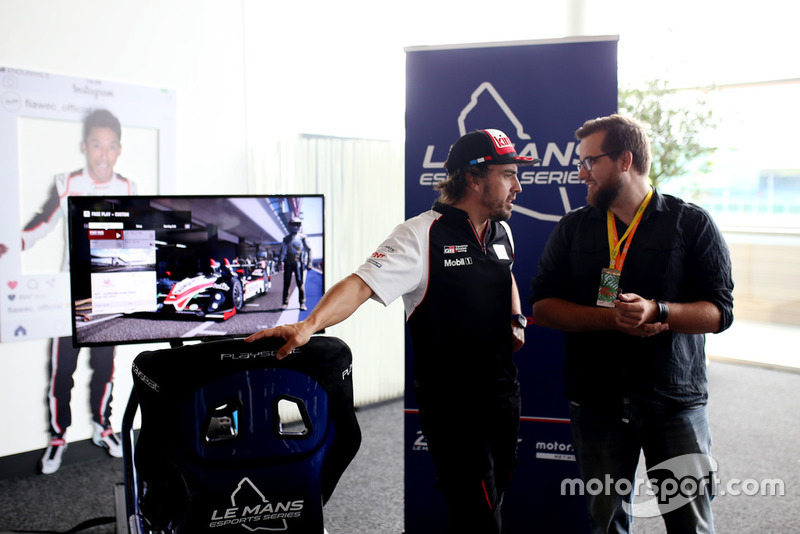 Presentación Le Mans eSports con Fernando Alonso