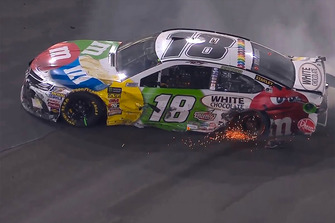 Kyle Busch, Joe Gibbs Racing, Toyota Camry M&M's White Chocolate, crash
