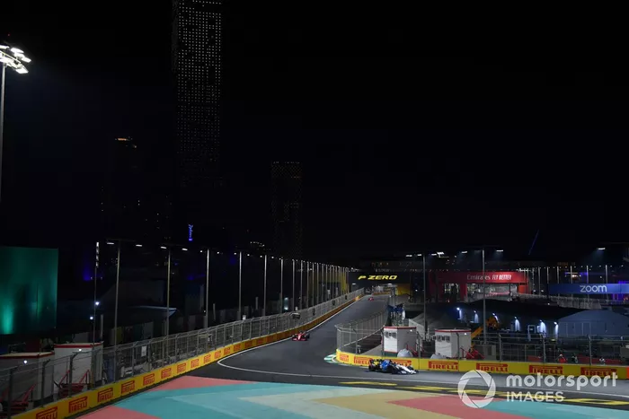 George Russell, Williams FW43B, Charles Leclerc, Ferrari SF21