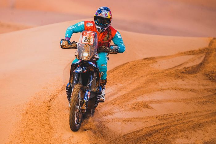 #24 Team Baines Rally KTM: Camille Chapeliere