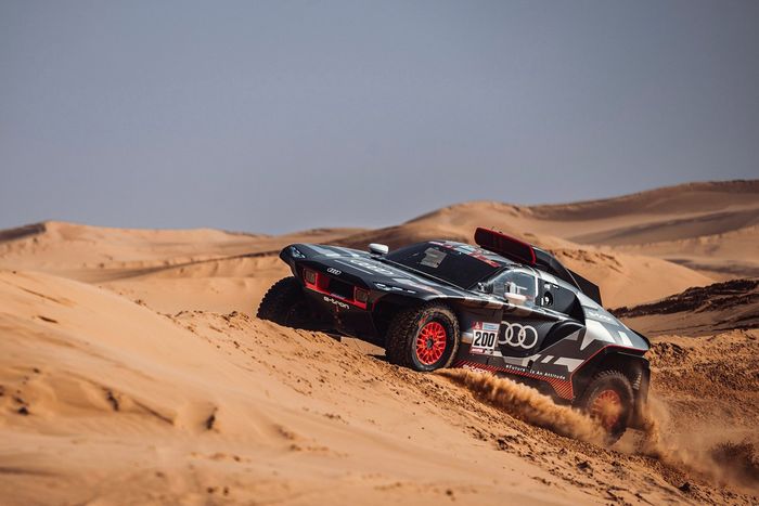 #200 Team Audi Sport Audi: Stéphane Peterhansel, Edouard Boulanger