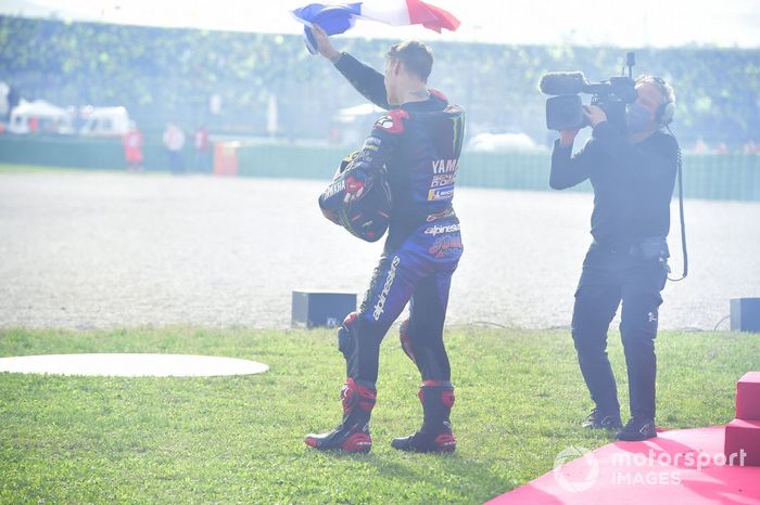 El Campeón del Mundo Fabio Quartararo, Yamaha Factory Racing celebra