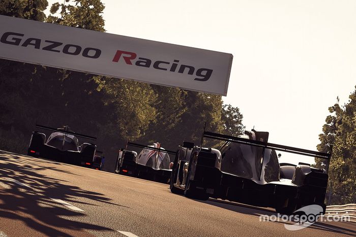 Acciones en la pista al atardecer