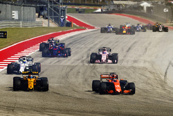 Fernando Alonso, McLaren MCL32, Carlos Sainz Jr., Renault Sport F1 Team RS17, Felipe Massa, Williams