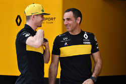 Nico Hulkenberg, Renault Sport F1 Team et Cyril Abiteboul, directeur général Renault Sport F1