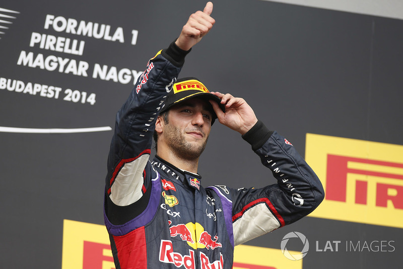 Il vincitore della gara Daniel Ricciardo, Red Bull Racing