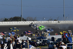 Chase Elliott, Hendrick Motorsports Chevrolet Camaro, Kasey Kahne, Leavine Family Racing Chevrolet Camaro, and Danica Patrick, Premium Motorsports Chevrolet Camaro crash