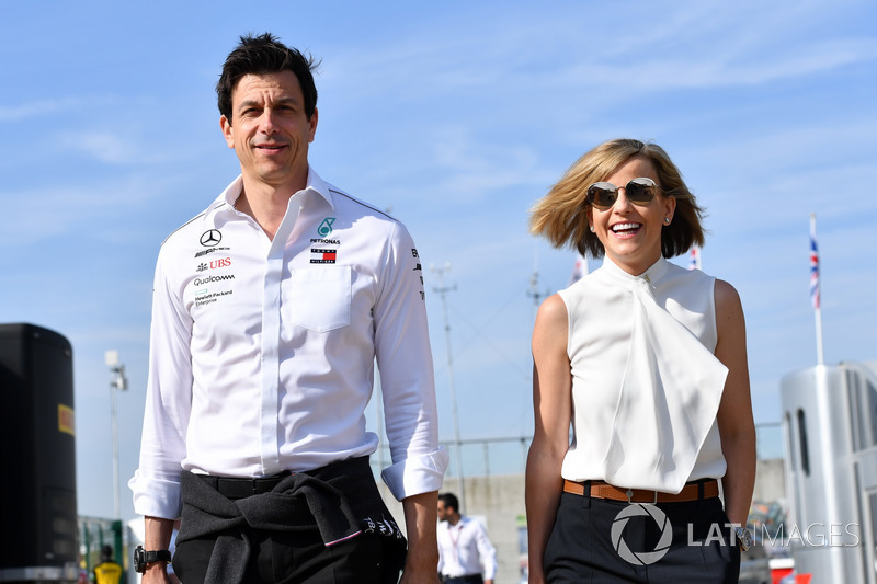 Toto Wolff, directeur de Mercedes AMG F1 avec Susie Wolff