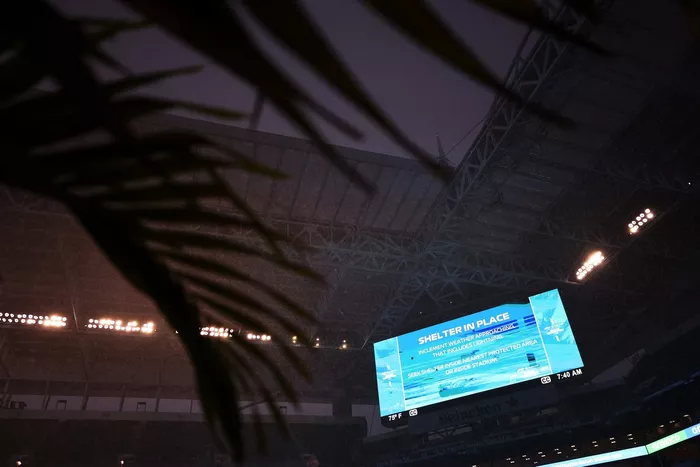 المطر في ملعب هارد روك