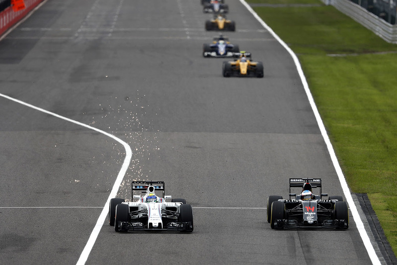 Felipe Massa, Williams FW38; Fernando Alonso, McLaren MP4-31