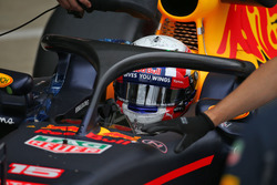Pierre Gasly, Red Bull Racing RB12, Testfahrer, mit Halo